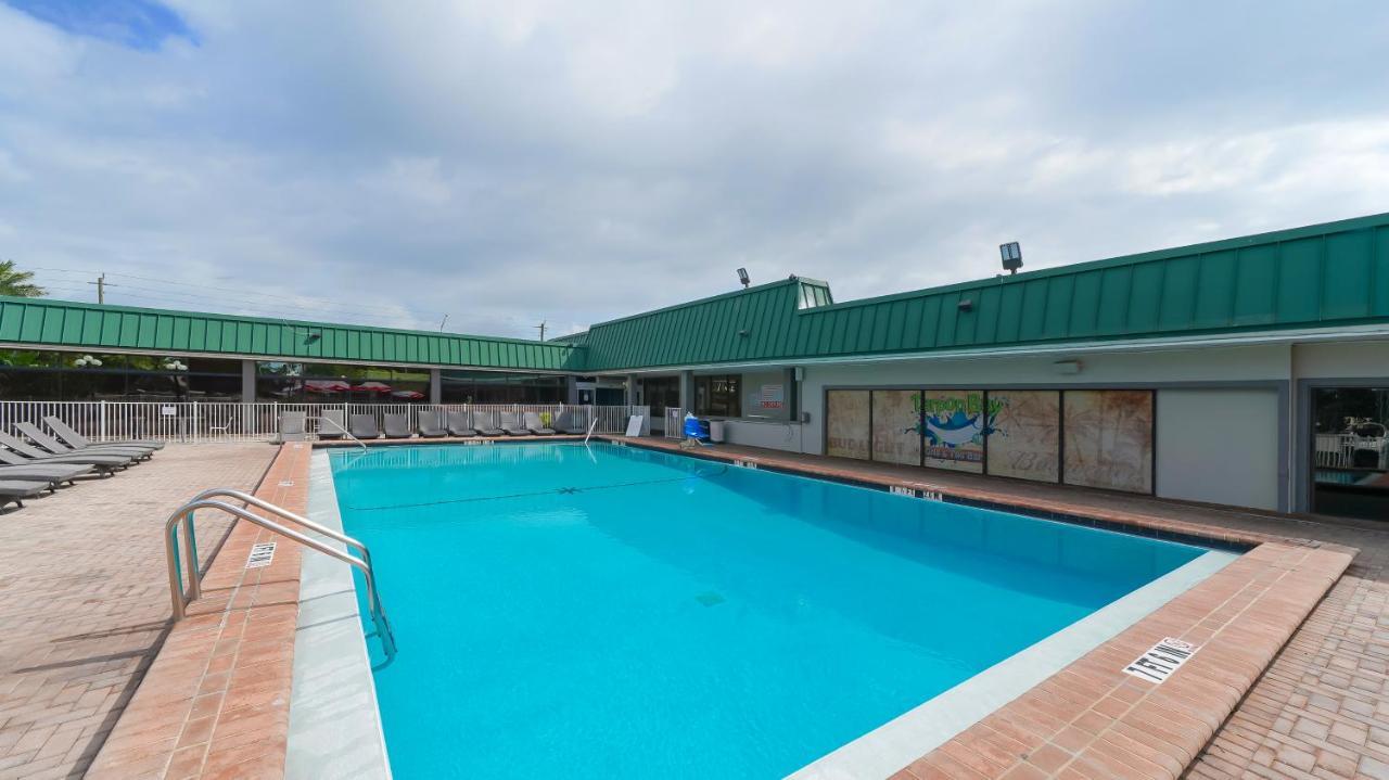 Heated Pool, Fireplace, 70" Tv, Waterfront & More! Sarasota Exterior photo