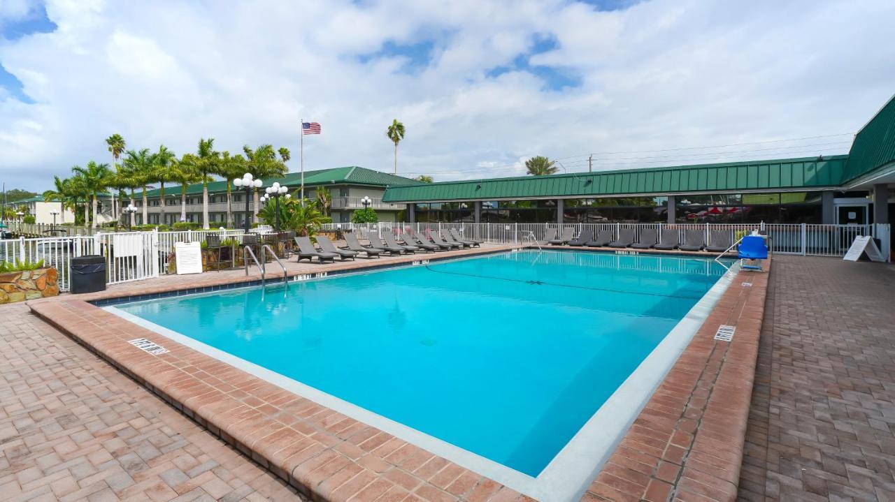 Heated Pool, Fireplace, 70" Tv, Waterfront & More! Sarasota Exterior photo